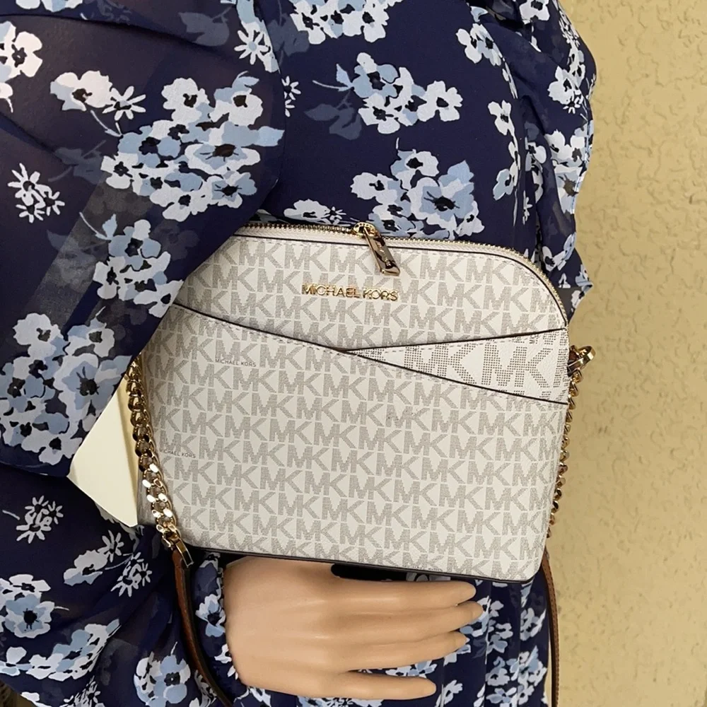 Michael Kors Jet Set Travel Medium Dome Crossbody